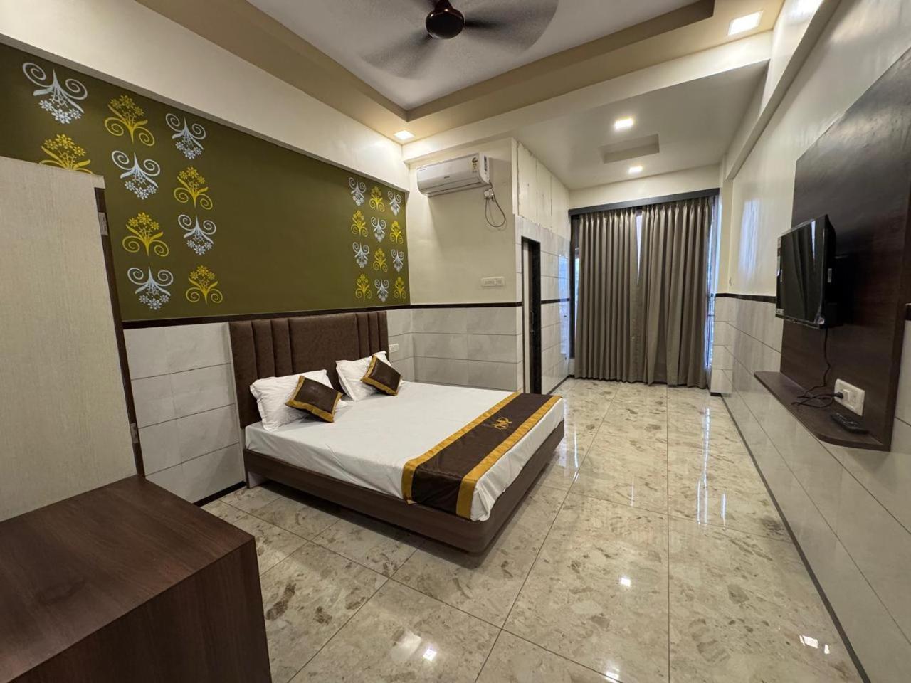 Majestic Inn Vasai-Virar Zewnętrze zdjęcie